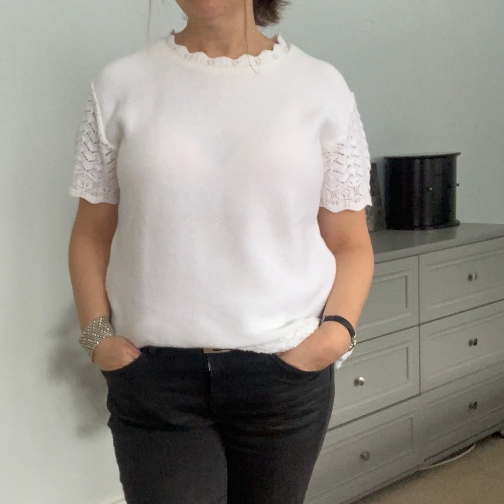 **HOST PICK** WHITE COTTON SWEATER LACE TRIM/ SHORT SLEEVE / CREWNECK / M - L